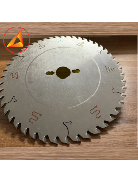Lữoi cưa gỗ tự nhiên 250mm Freud - italia